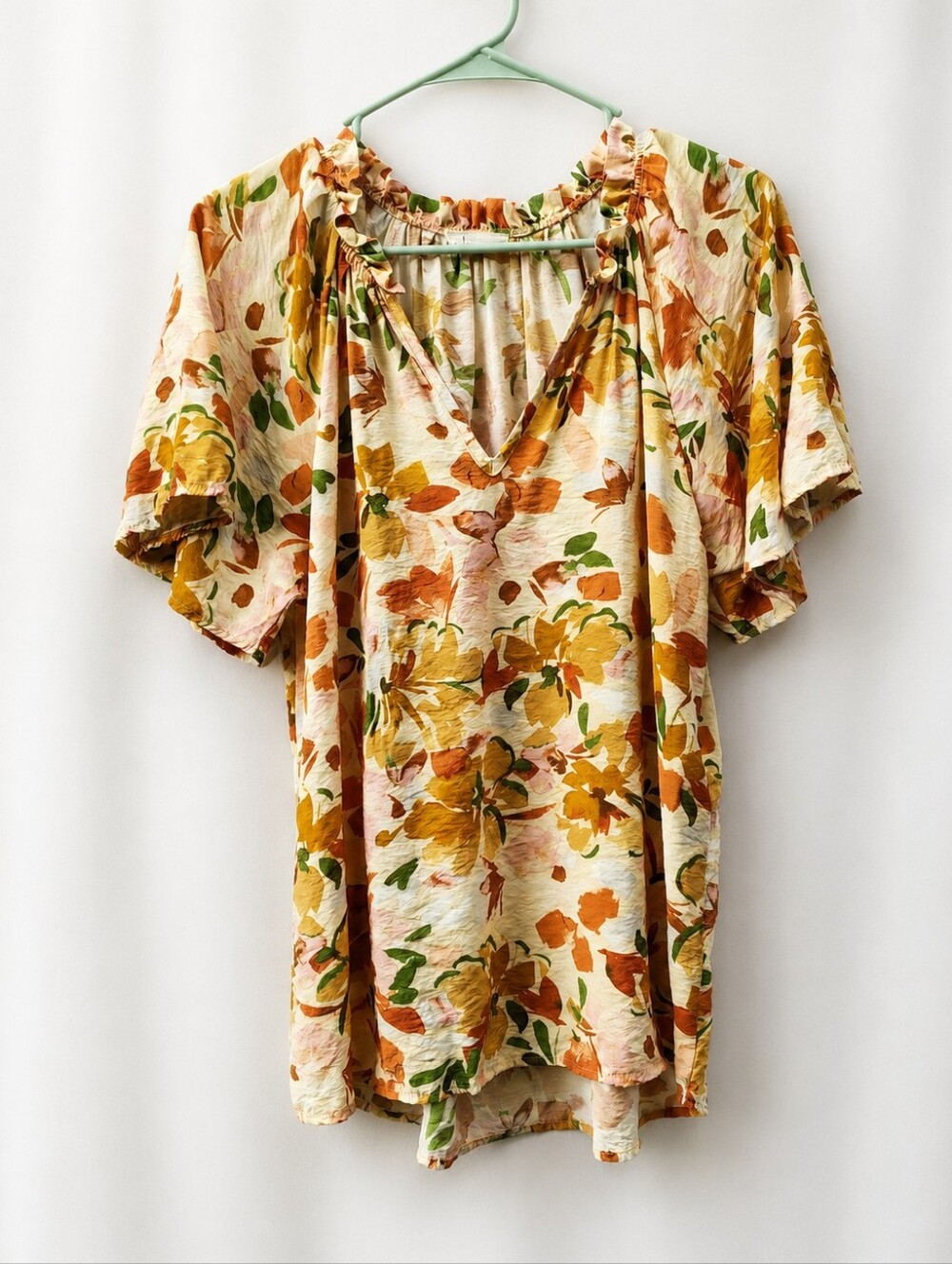 Les Amis Floral Boho Top Small USA Flutter Sleeve Ruffle V-neck Whimsical Garden